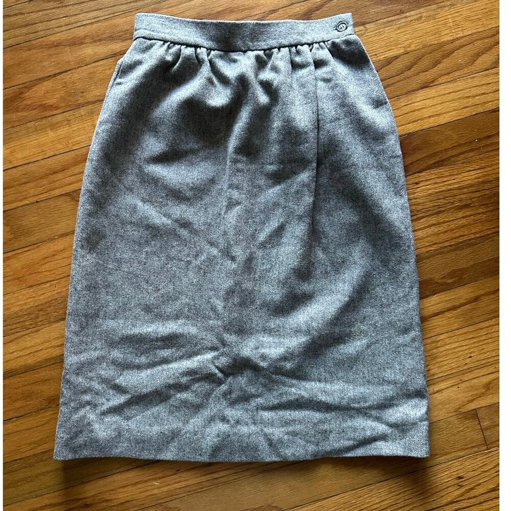 Jack Winter Gray Wool Skirt – Classic Vintage Elegance